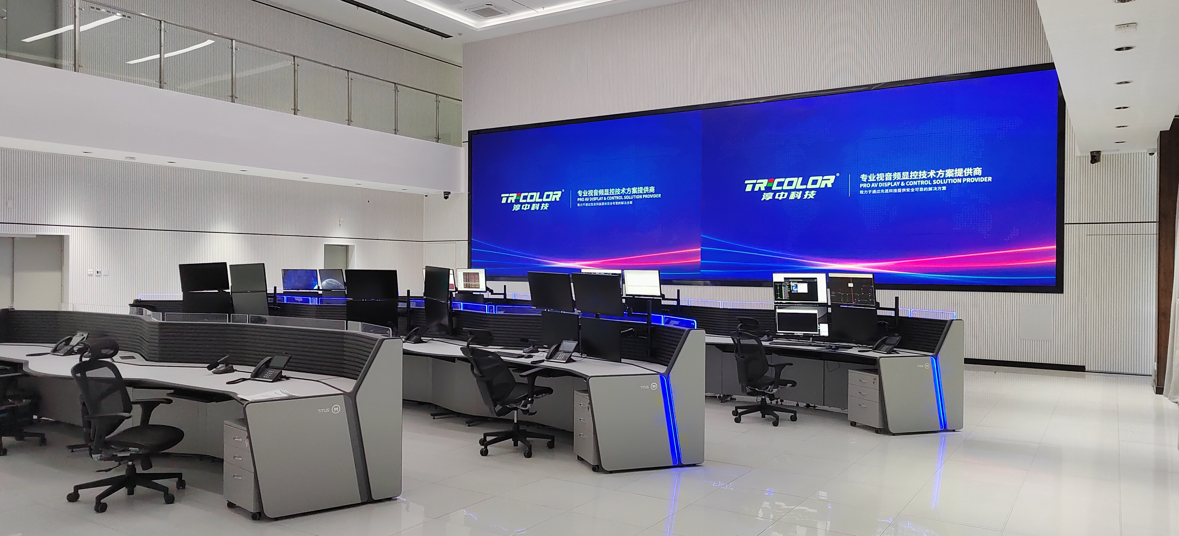 調(diào)度大廳1.jpg 調(diào)度大廳1.jpg